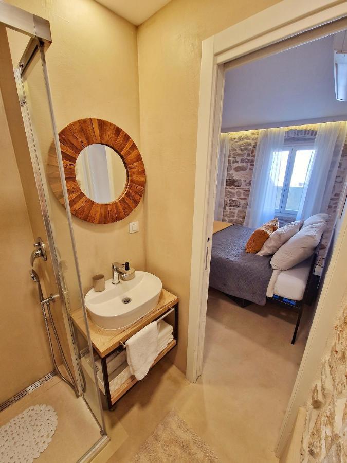 Апартаменты Hidden Oasis Ровинь Экстерьер фото